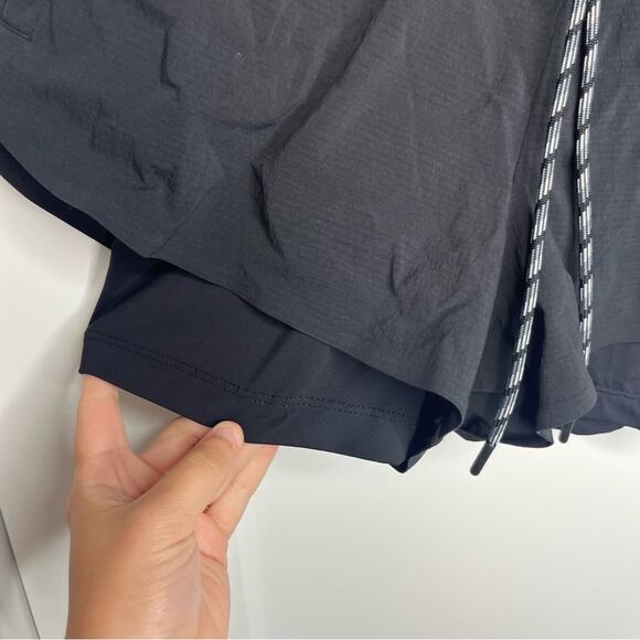 Athleta Black Trekkie Crest 2-in-1 Athletic Drawstring Shorts Size XS - Picture 5 of 8